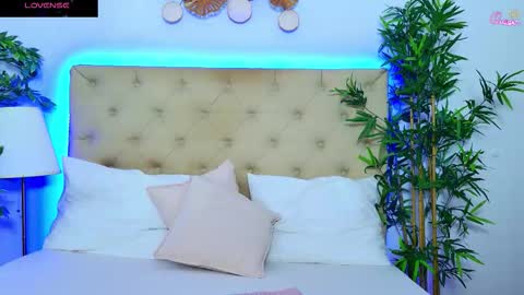 daliyaa_ online show from February 10, 1:04 pm