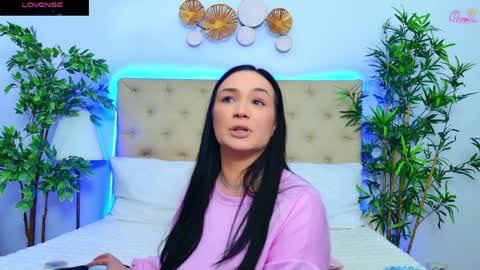 daliyaa_ online show from April 5, 12:13 pm