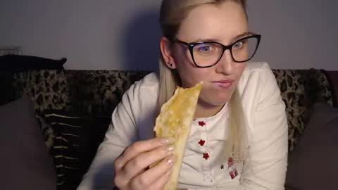 Maria online show from February 4, 9:41 pm