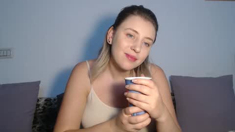 Maria online show from November 9, 9:57 pm