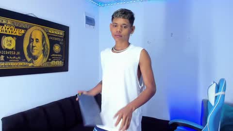 Snapshot of damar_felipe chatting on January 8, 6:20 am damar_felipe online show from January 8, 6:20 am
