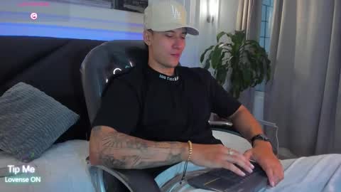 DAMIAN online show from February 7, 11:58 am