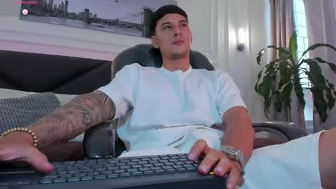 DAMIAN online show from April 1, 3:42 pm