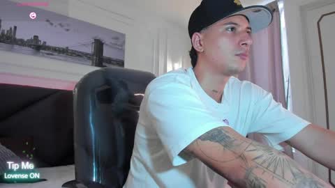 DAMIAN online show from April 11, 2:32 pm