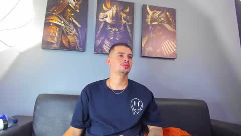 Snapshot of damian__oliver chatting on January 16, 5:44 am Damian Oliver online show from January 16, 5:44 am