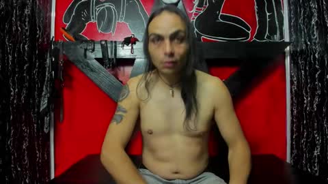 Snapshot of damian_and_tiana chatting on February 1, 7:18 am damian_and_tiana online show from February 1, 7:18 am