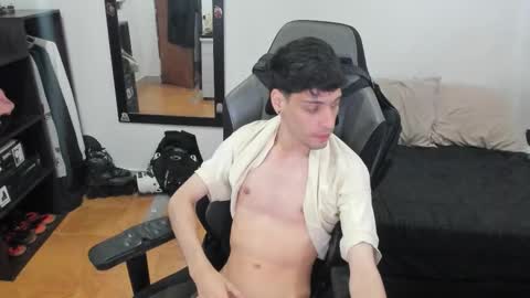 Snapshot of damian_blue_ chatting on November 27, 4:58 am Damian online show from November 27, 4:58 am