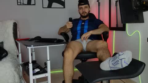 Jaxon online show from February 12, 4:18 am