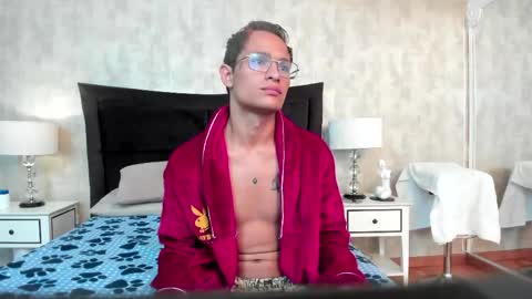 Damian Garcia online show from April 25, 12:30 pm