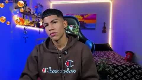 Snapshot of damian_latinxxx chatting on July 8, 9:03 am Damian online show from July 8, 9:03 am