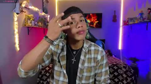 Snapshot of damian_latinxxx chatting on July 22, 9:01 am Damian online show from July 22, 9:01 am