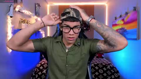 Snapshot of damian_latinxxx chatting on July 30, 9:08 am Damian online show from July 30, 9:08 am