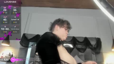 damian_rock_ online show from March 18, 8:12 pm