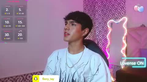 Snapshot of damian_tay1 chatting on July 5, 11:39 am damian_tay1 online show from July 5, 11:39 am