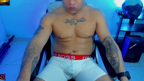 Snapshot of damian_tornerr chatting on February 22, 4:57 am Damian torner online show from February 22, 4:57 am