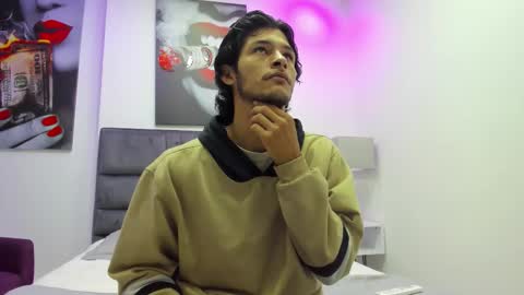 Snapshot of damian_vadim chatting on January 18, 11:25 am Damian Vadim online show from January 18, 11:25 am