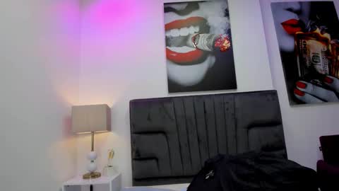 Snapshot of damian_vadim chatting on February 6, 11:19 pm Damian Vadim online show from February 6, 11:19 pm