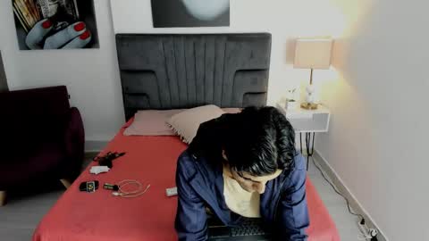 Snapshot of damian_vadim chatting on February 10, 11:25 am Damian Vadim online show from February 10, 11:25 am