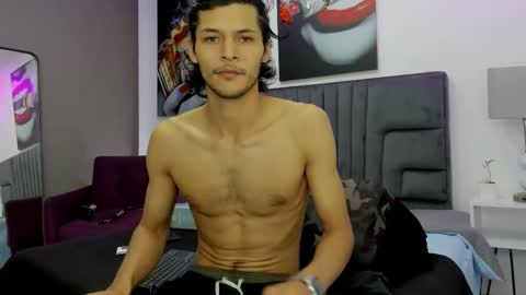 Snapshot of damian_vadim chatting on February 21, 11:22 am Damian Vadim online show from February 21, 11:22 am