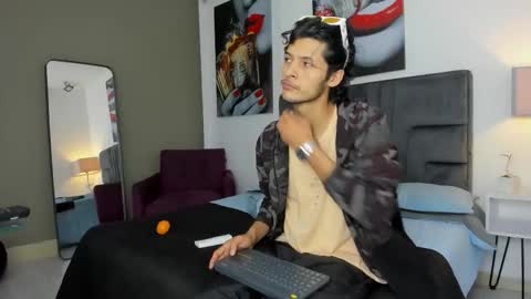 Snapshot of damian_vadim chatting on February 26, 11:42 am Damian Vadim online show from February 26, 11:42 am