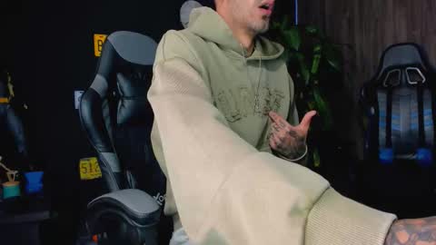 Daamiancox online show from October 12, 3:33 pm