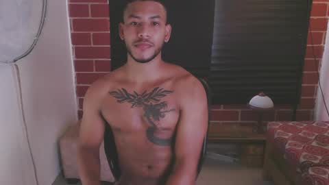 Snapshot of damiann_rees chatting on January 22, 6:52 pm instagram damiannreed. online show from January 22, 6:52 pm