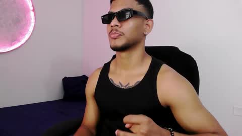 Snapshot of damiann_rees chatting on February 11, 1:32 am instagram damiannreed. online show from February 11, 1:32 am