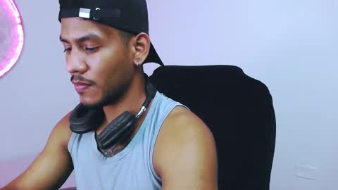 Snapshot of damiann_rees chatting on February 20, 1:24 am instagram damiannreed. online show from February 20, 1:24 am