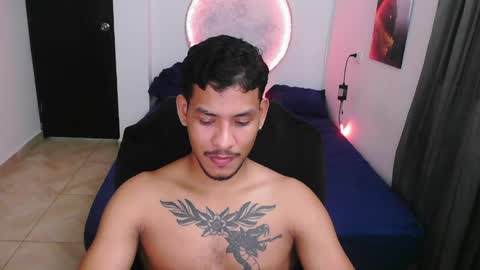 instagram damiannreed. online show from April 10, 3:34 am