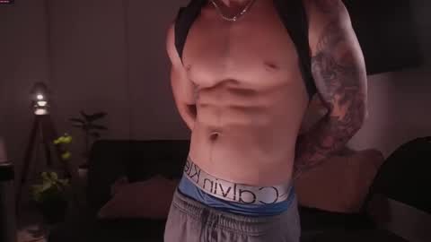 insta damn8   --------  online show from November 25, 1:16 am