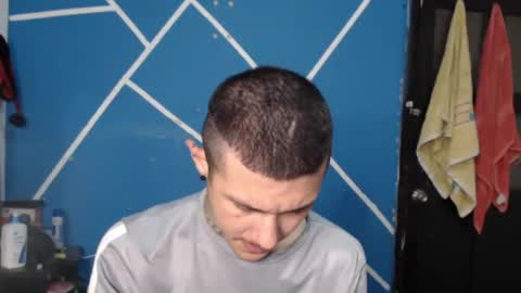 damiansexyboy69 online show from January 18, 1:31 am