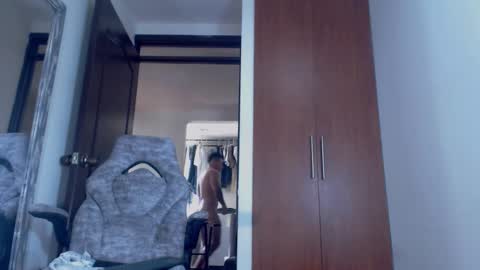 dammuscle online show from November 19, 3:45 pm