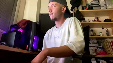 Snapshot of damncore chatting on October 5, 12:42 am damncore online show from October 5, 12:42 am