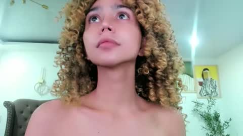 Snapshot of damnperfectxx chatting on September 22, 12:12 am damnperfectxx online show from September 22, 12:12 am