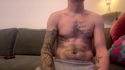 damo111694 online show from February 17, 9:17 am