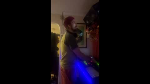 damontsi online show from March 25, 9:15 am