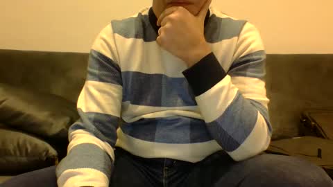 Snapshot of damoury69 chatting on December 15, 7:18 pm damoury69 online show from December 15, 7:18 pm