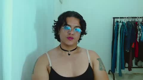 Snapshot of dan_blous chatting on June 6, 1:00 am Diane Blosson online show from June 6, 1:00 am
