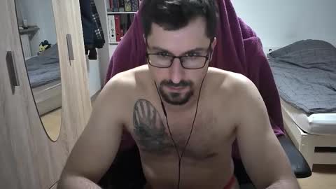 King Dan online show from November 25, 8:42 pm