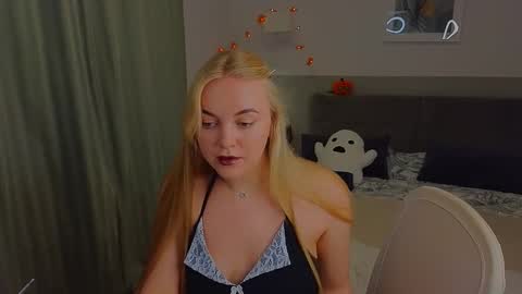 Snapshot of dana_love0 chatting on October 28, 6:32 pm Dana online show from October 28, 6:32 pm