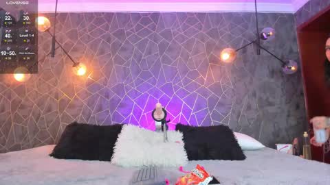    online show from April 13, 11:10 pm