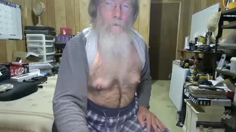 Snapshot of danagm chatting on December 21, 1:21 pm Dana online show from December 21, 1:21 pm