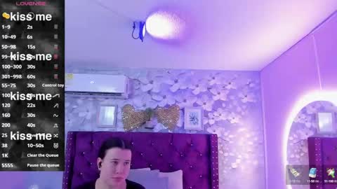 Snapshot of danee_19 chatting on February 27, 10:59 am Daniela online show from February 27, 10:59 am