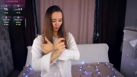 Snapshot of danetteblank chatting on December 15, 5:12 am Asha online show from December 15, 5:12 am