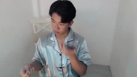   online show from December 5, 12:55 pm