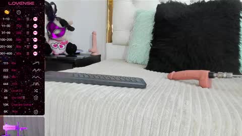 Snapshot of dani_ary chatting on January 22, 6:10 pm DANI online show from January 22, 6:10 pm