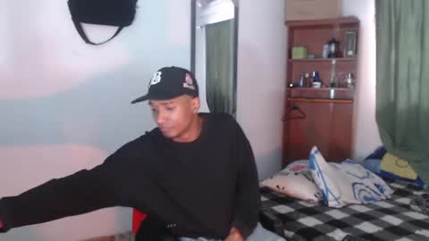 Snapshot of dani_brown19 chatting on May 3, 1:50 pm dani_brown19 online show from May 3, 1:50 pm