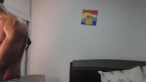Snapshot of dani_brown19 chatting on June 8, 11:05 pm dani_brown19 online show from June 8, 11:05 pm