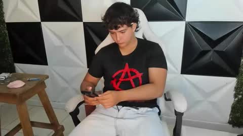 dani_cumboy online show from December 20, 1:29 pm