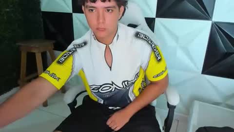 dani_cumboy online show from December 21, 2:46 pm